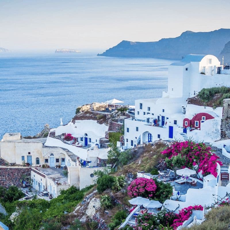 Billet Excursion platine au coucher du soleil à Santorin via les sources d'eau chaude et la plage blanche