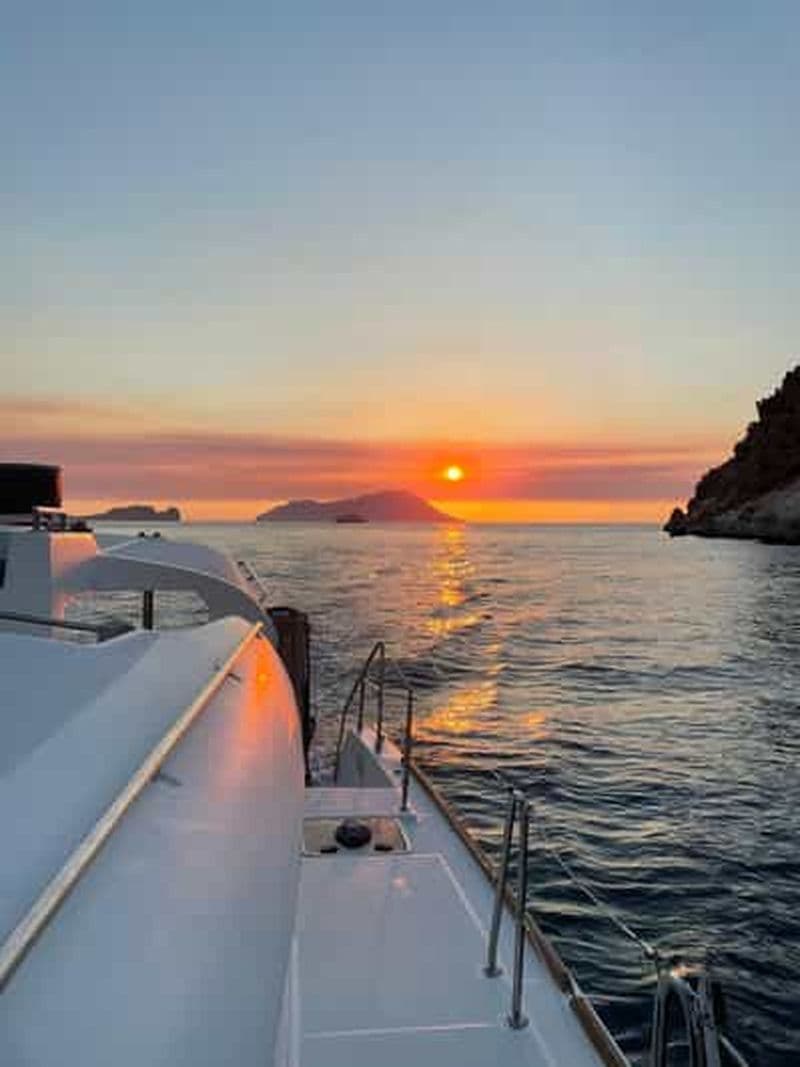 Billet Milos : Croisière en catamaran au coucher du soleil avec visite de Kleftiko