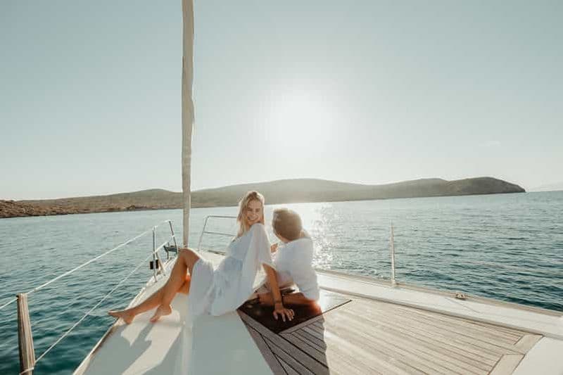 Billet L'île de Dia : Excursion semi-privée d'une journée en voilier avec repas