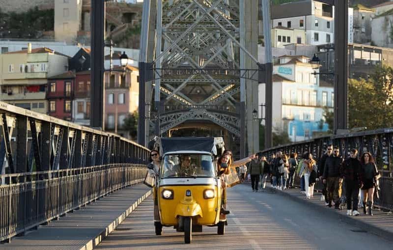 Porto Privado : Tuk Tuk et bar avec guides locaux