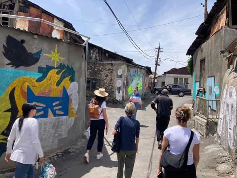 Erevan : visite à pied avec un architecte et bon café