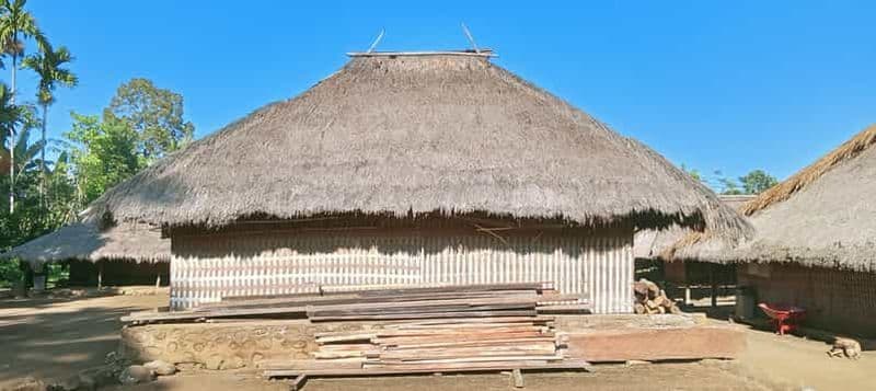 Lombok Senaru : village Sasak, cascade et descente en bouée
