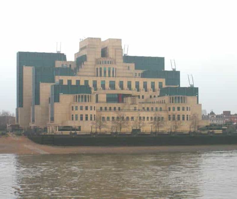 Billet Londres : Visite des lieux de tournage de James Bond en taxi noir