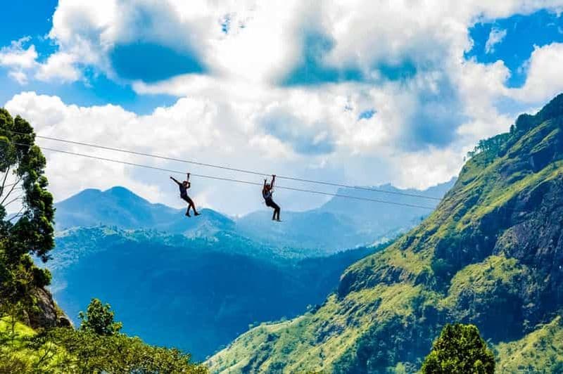 Descente en tyrolienne à Ella