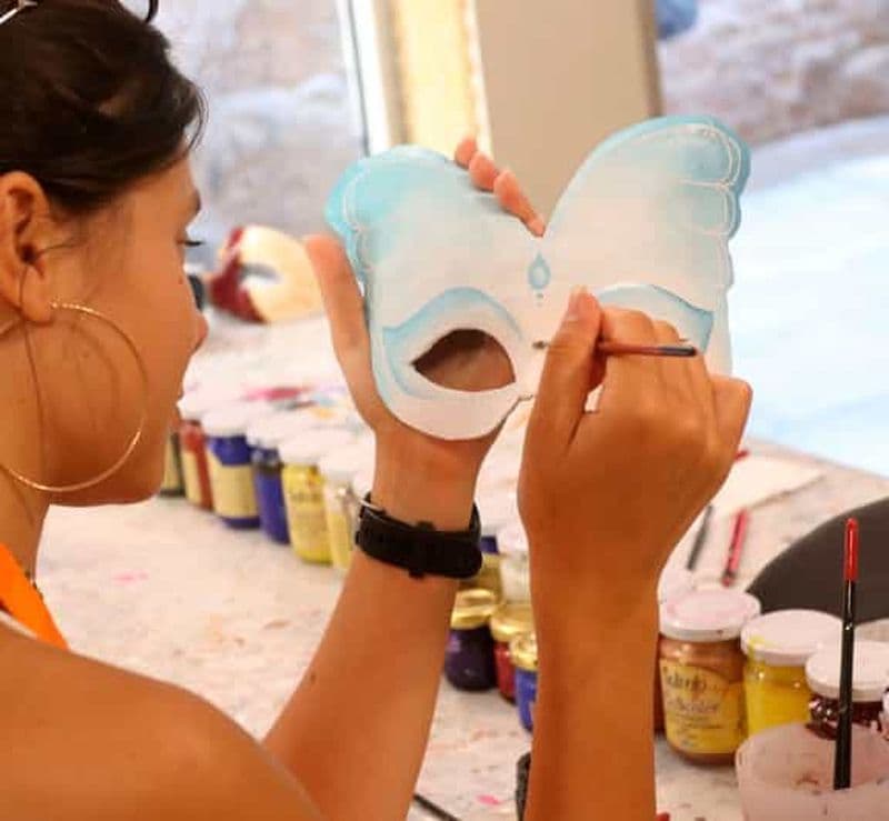 Billet Venise : Atelier de fabrication et de décoration de masques traditionnels