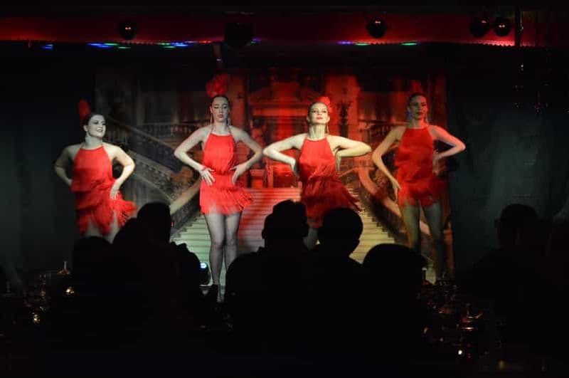 Cracovie : Spectacle de cabaret avec dîner facultatif