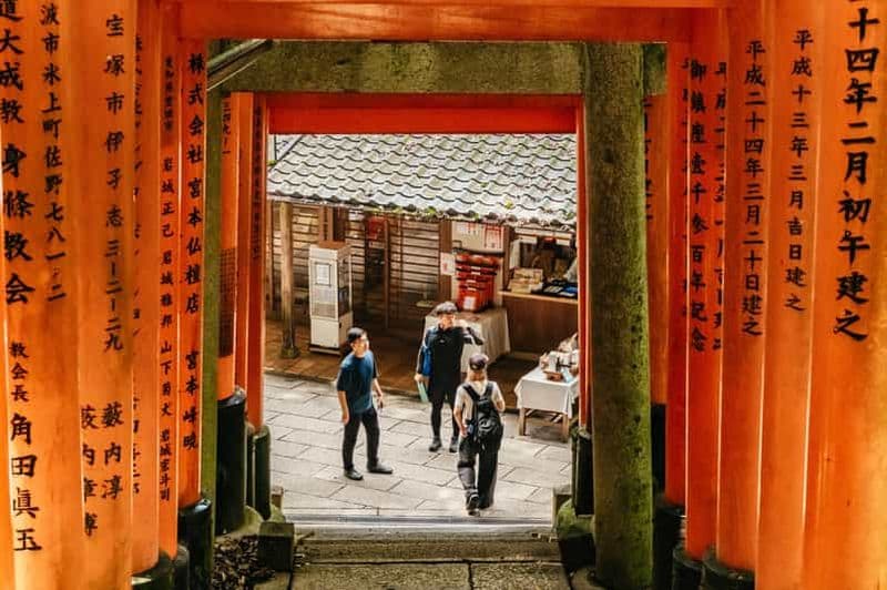 Kyoto : Randonnée cachée de 3 heures au sanctuaire de Fushimi Inari
