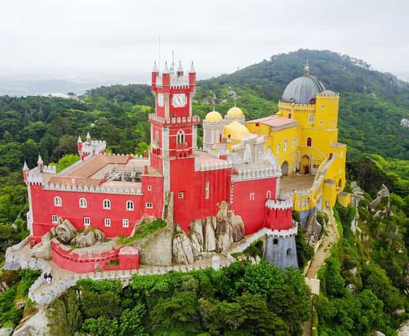 Billet Lisbonne : Palais de Pena, Sintra, Cabo da Roca et Cascais en van