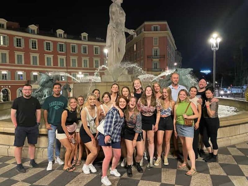 Tournée des bars internationaux à Lille avec shots gratuits et jeux amusants