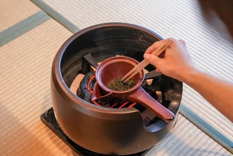 Nara : Expérience de torréfaction de Hōjicha dans une machiya vieille de 120 ans