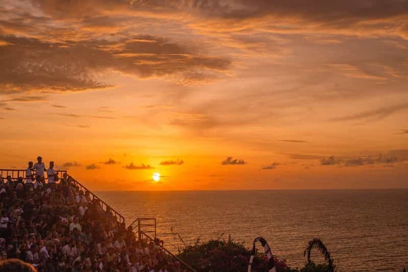 Bali : Billets pour le spectacle de danse de feu Kecak du temple d'Uluwatu avec un hôte