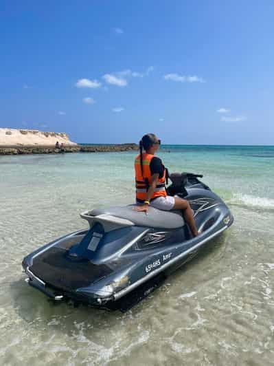 Jet ski à Djerba : 1h30 de Fun avec Baignade dans les Eaux Cristallines
