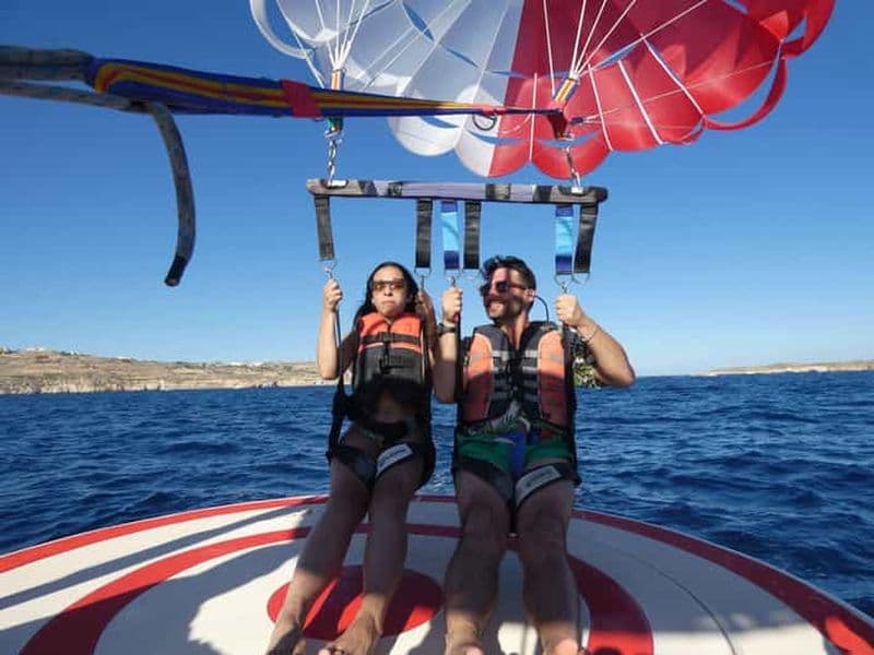 Comino : expérience de parachute ascensionnel au Blue Lagoon