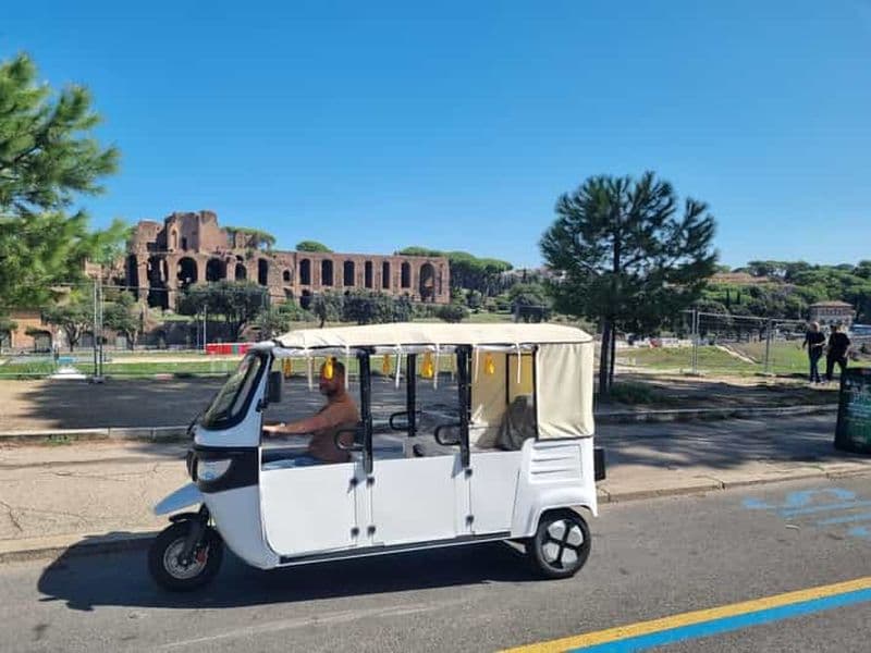 Billet Rome : expérience photo en tuk-tuk électrique avec chauffeur