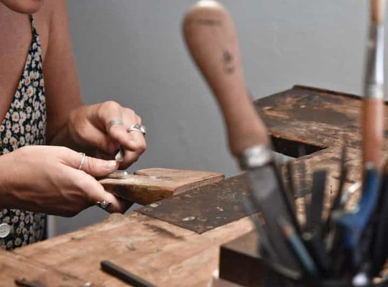 Barcelone : Atelier d'une demi-journée sur les bagues en argent avec un bijoutier