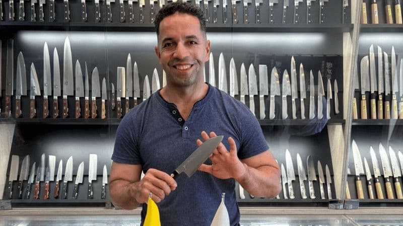 Fabriquez votre propre couteau à Sakai : fabrication du manche, gravure du nom