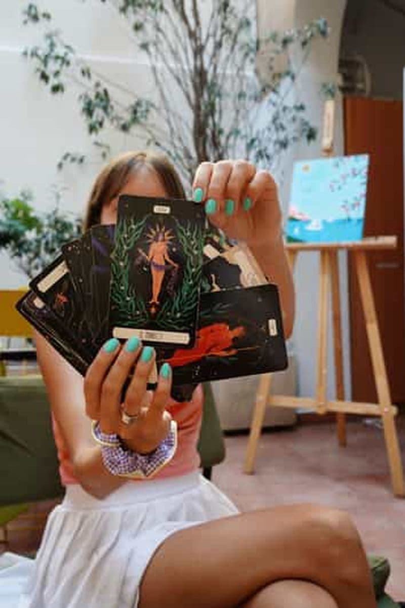 Barcelone : lecture de tarot, peinture et vin !