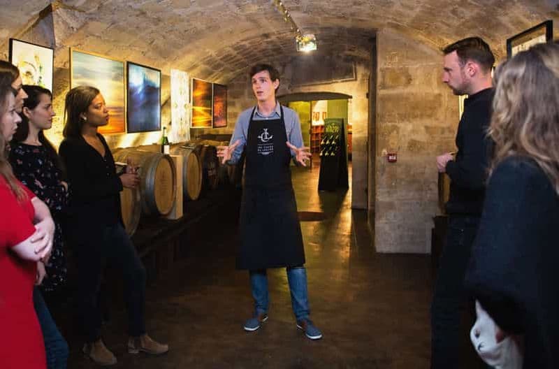 Paris : Visite guidée des Caves du Louvre avec dégustation de vins