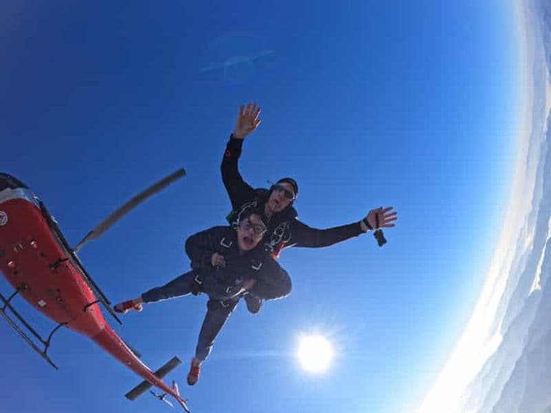 Saut en parachute à Pokhara