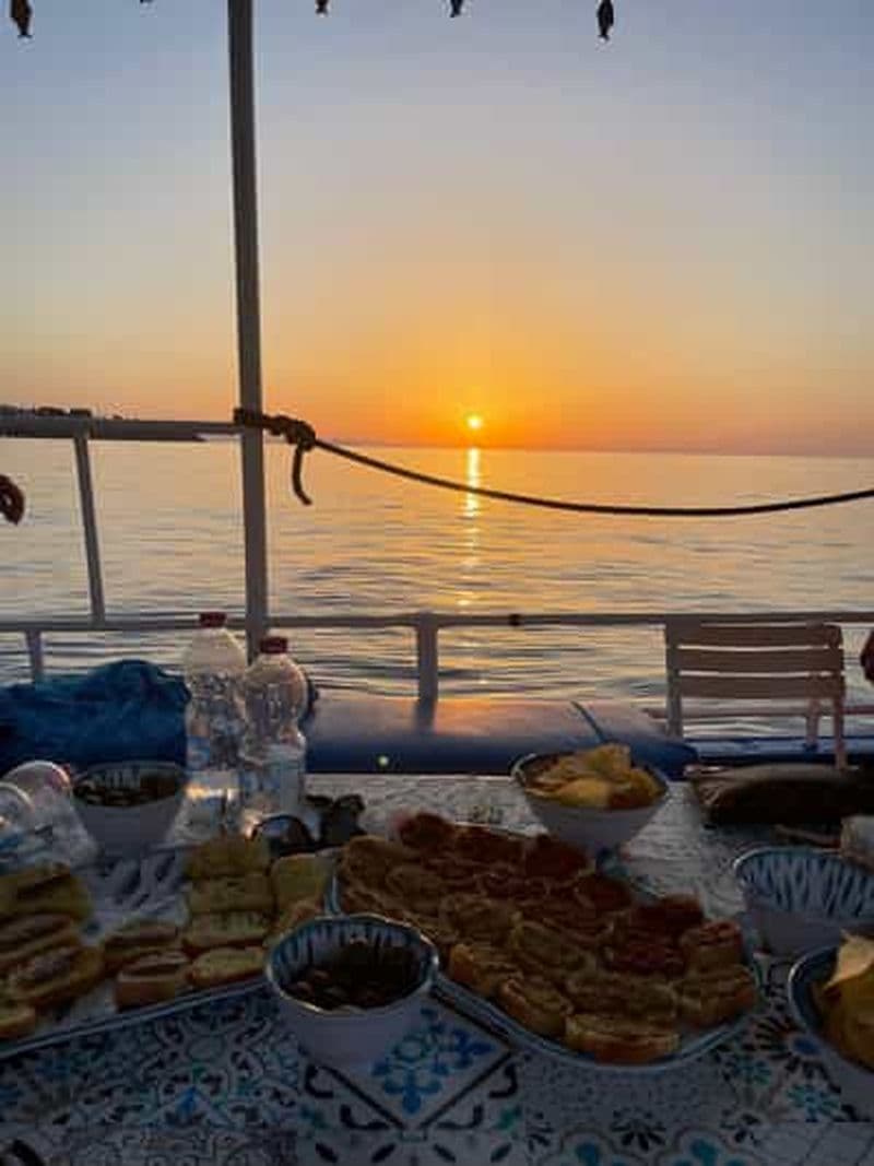 Cefalù : tour de la côte au coucher du soleil avec plongée en apnée et apéritif