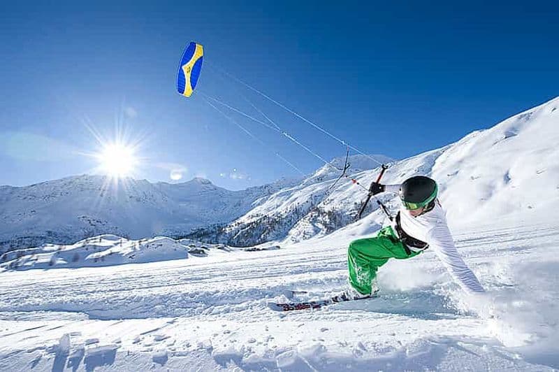École de snowkite au col du Simplon