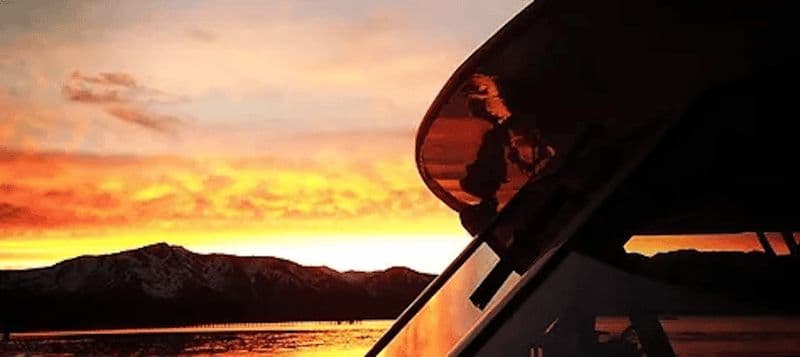 Lac Tahoe : Croisière panoramique au coucher du soleil avec boissons et collations