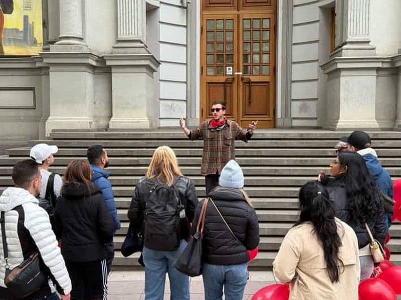 Tbilissi : visite à pied en soirée avec option vin et tour en bateau