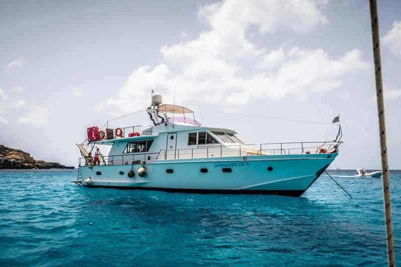 Billet Lampedusa : Excursion en bateau, arrêts baignade et déjeuner typique