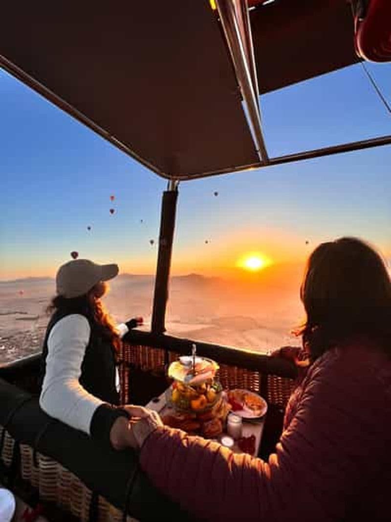 Marrakech : Vol en montgolfière, petit-déjeuner berbère et balade à dos de chameau