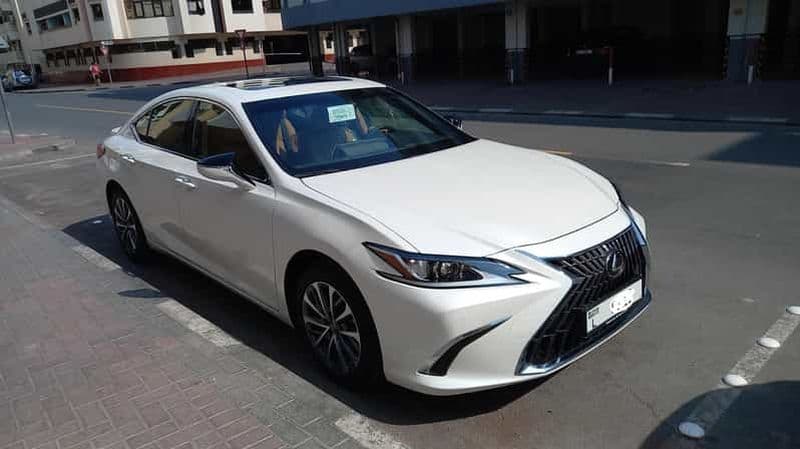 Billet Dubaï : Voiture privée Lexus haut de gamme avec service de chauffeur