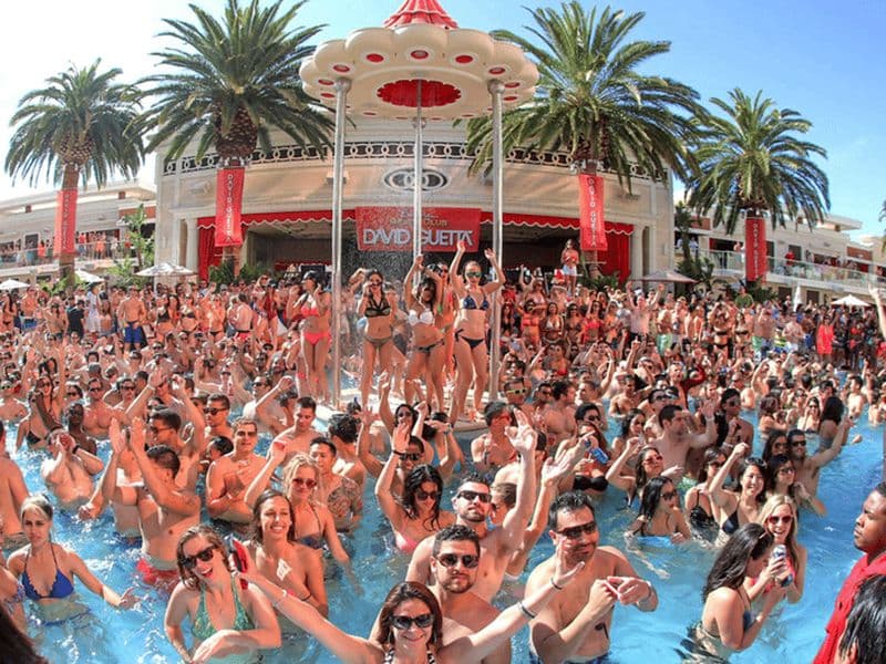 Billet Las Vegas : célèbre visite des pool parties avec bus de fête et boissons