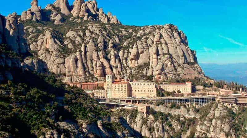 Barcelone : Expérience de la voile et visite de Montserrat