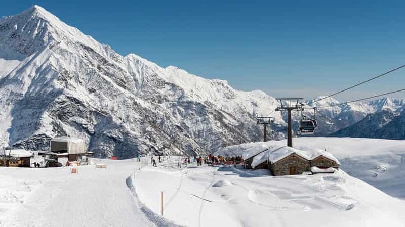 Billet Monte Rosa : déjeuner typique dans un refuge avec vue sur les montagnes