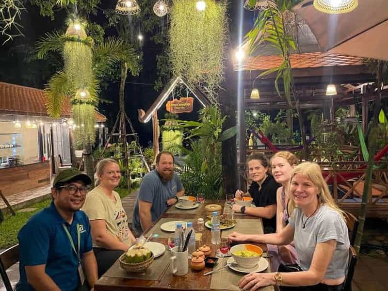 Billet Visite culinaire et cirque Phare avec transferts en tuk-tuk