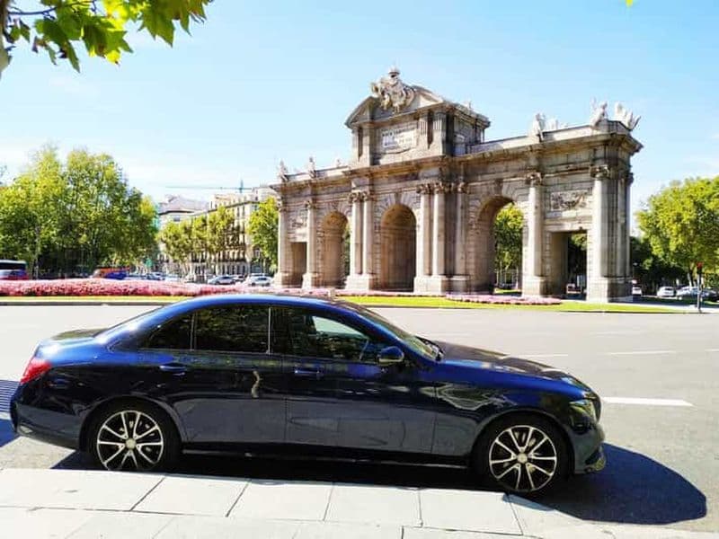 Billet Centre-ville de Madrid : Transfert privé à l'aéroport de Madrid