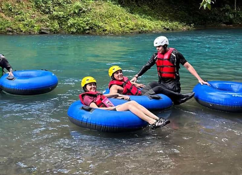 Billet Tubing sur le Rio Celeste : amusement, piscines naturelles et fruits frais