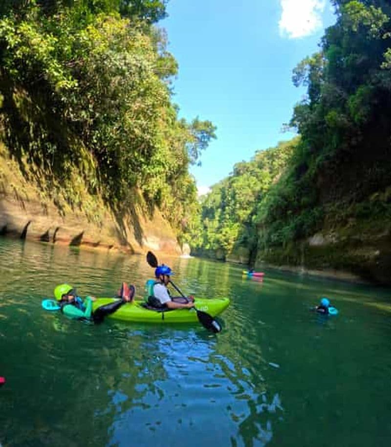 Billet AVENTURE EN RAFTING DANS LE CANYON DE LA RIVIÈRE GUEJAR EN COLOMBIE