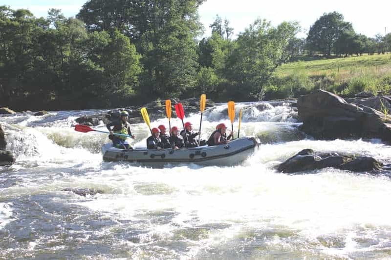 Rafting en eaux vives dans le district des lacs