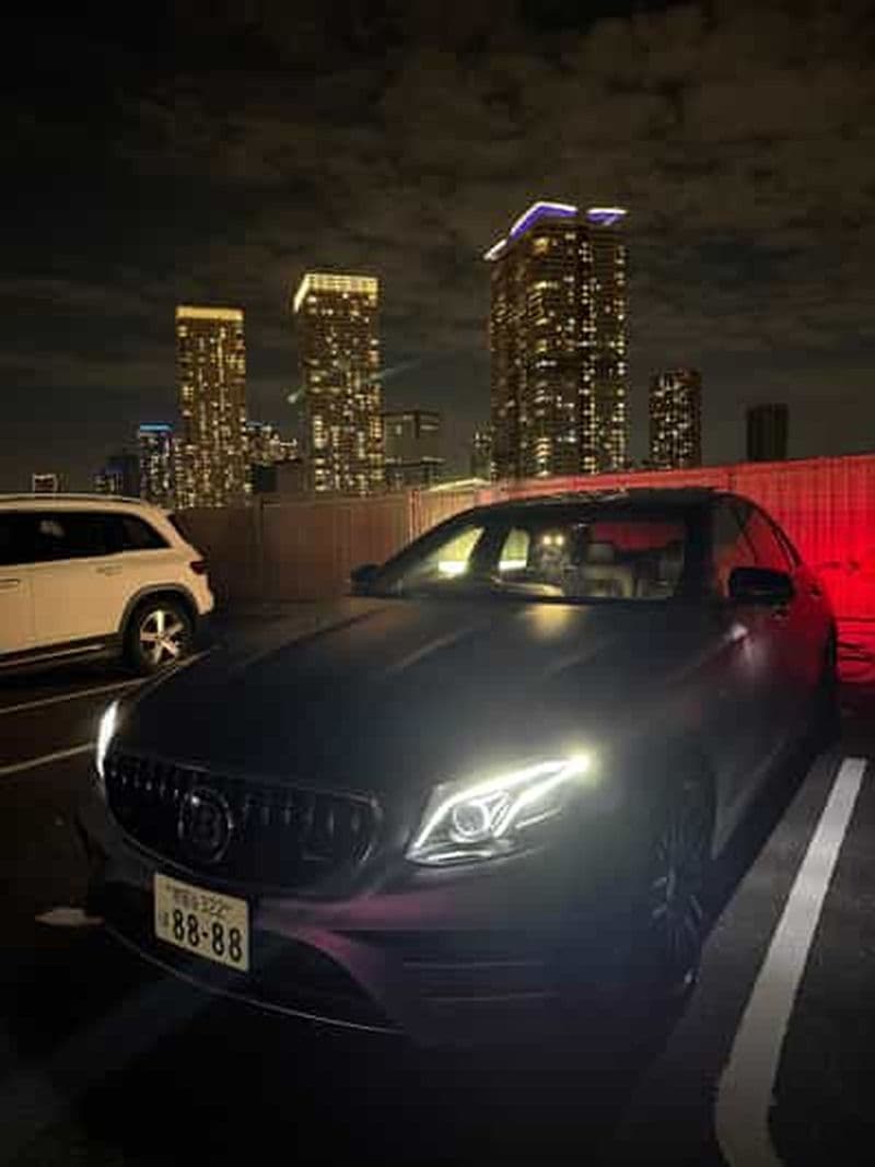 Voiture Brabus de 600 chevaux et vrombissement ultra aigu