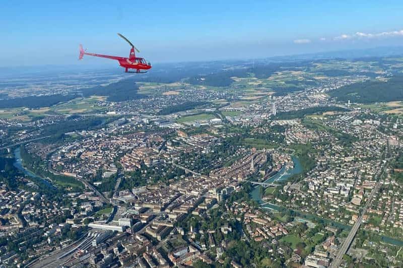 Berne : Vol privé en hélicoptère de 18 minutes pour 3 personnes maximum