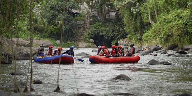 Rafting palpitant, cascades de Benang Kelambu, culture Lingsar