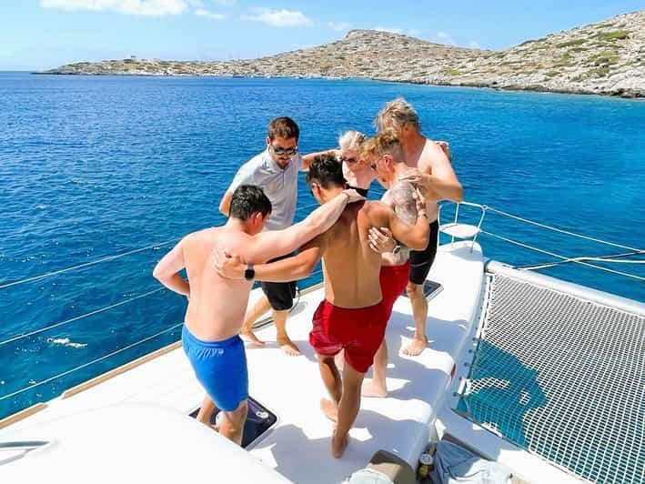 La Canée : Après-midi en catamaran - Dîner, boissons et coucher de soleil