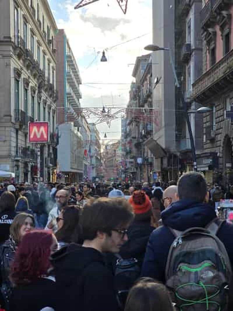 Tournée des bars à Naples : du premier Spritz offert à la discothèque