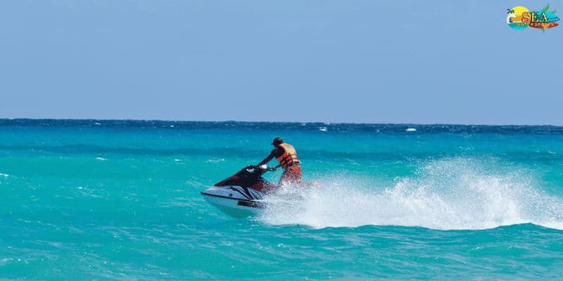 Promenade en jet ski à Baga Beach