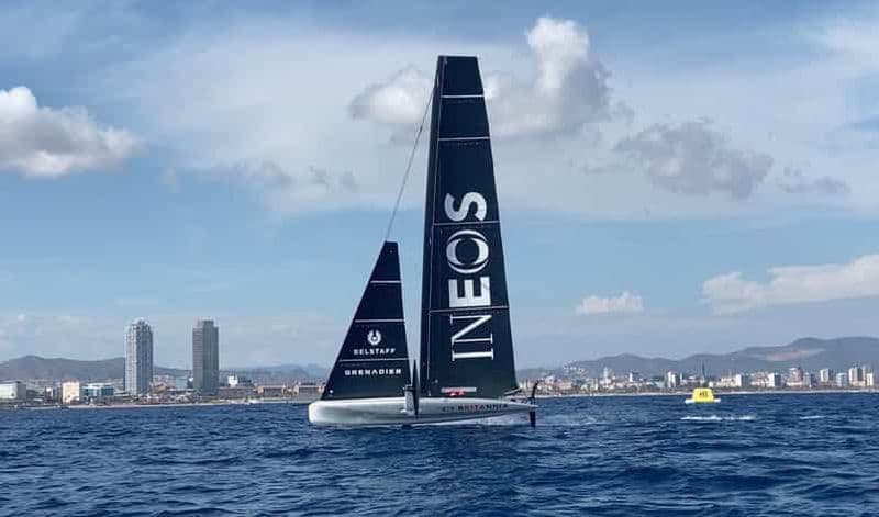 Barcelone : promenade en bateau à moteur à grande vitesse et visite touristique