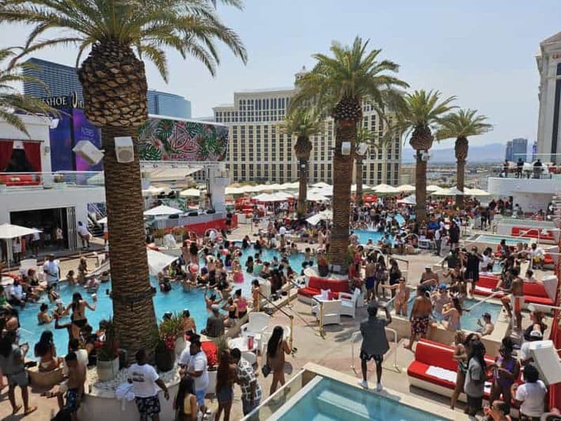Billet Las Vegas : tournée des piscines avec bus de fête, open bar et entrée VIP