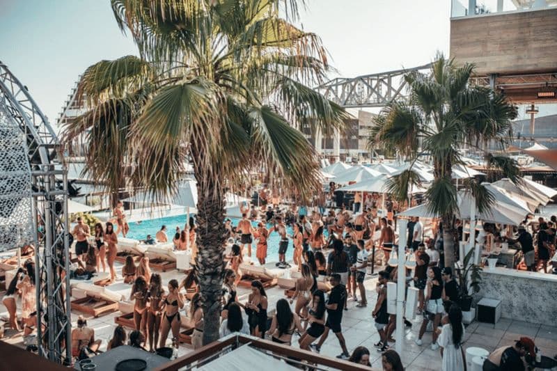 Billet Barcelone : Pool Party avec DJ