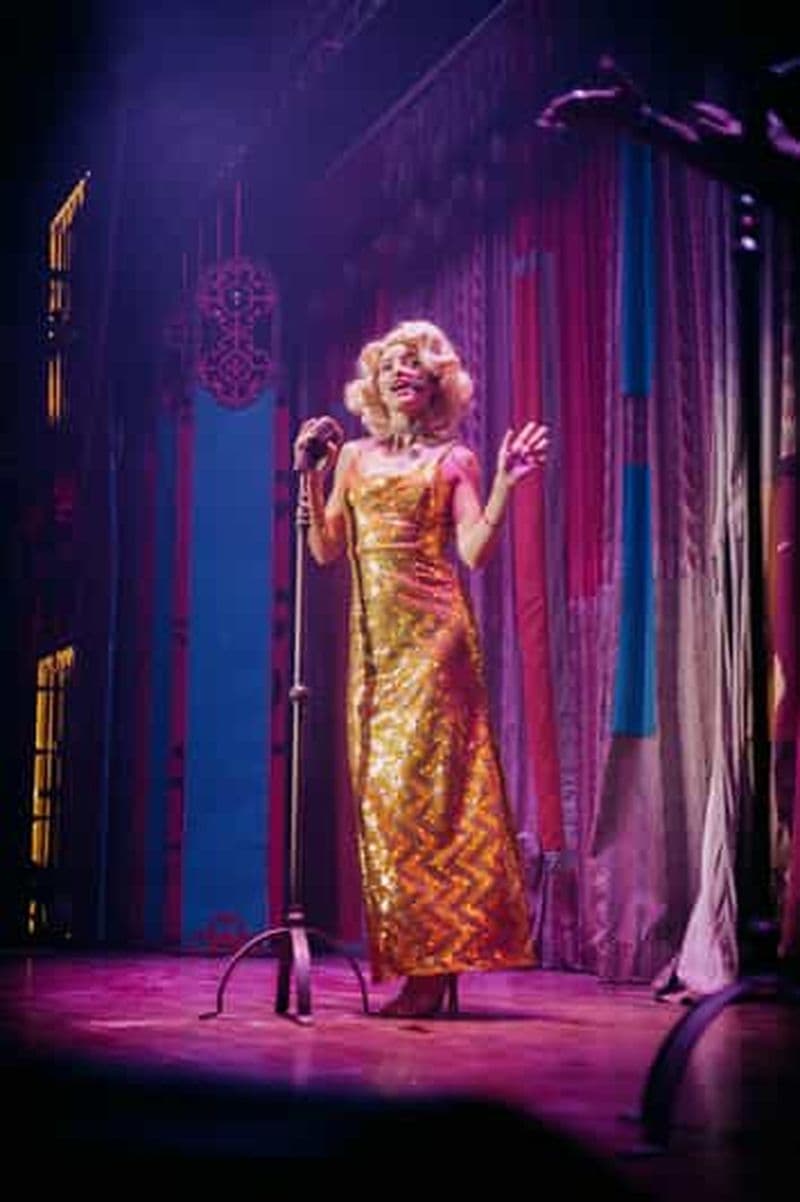 Phuket : Dîner-spectacle au Junkyard Theatre - Billets VIP