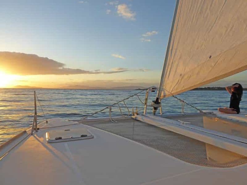 Billet Riviera d'Athènes : demi-journée de croisière privée en catamaran