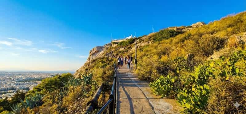Billet Randonnée urbaine à Athènes : de la place Syntagma au sommet du Lycabette